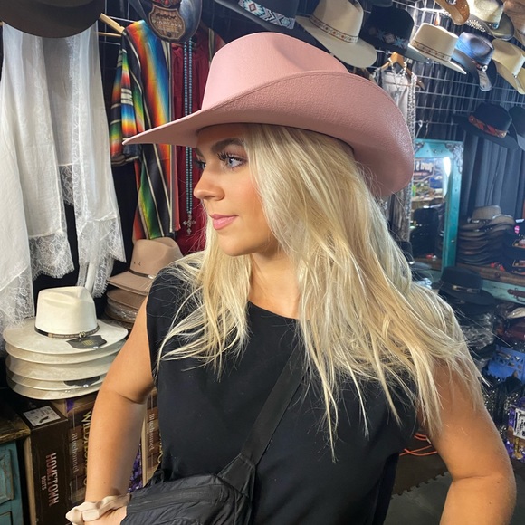 Meet your Posher, Allison and Andrea - Picture 3 of 4